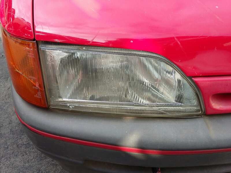 Recambio de faro derecho para ford escort berlina ghia referencia OEM IAM 7R01472  