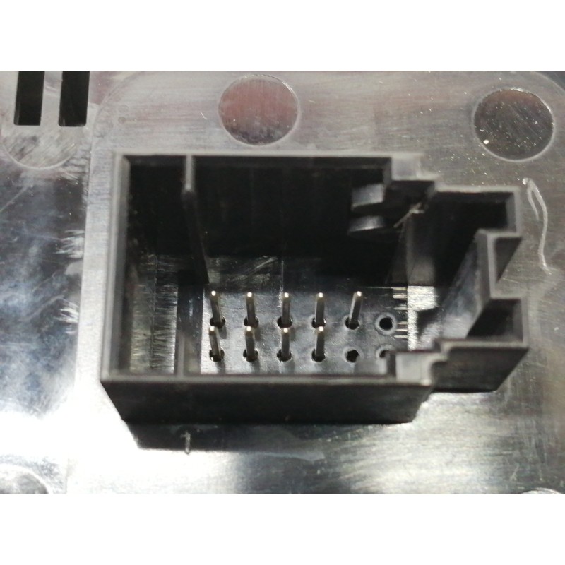 Recambio de mando elevalunas delantero izquierdo para bmw serie 1 lim. (f20) 116d referencia OEM IAM 920810903  