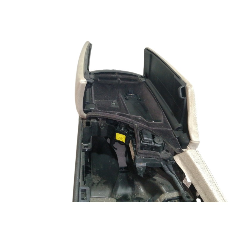 Recambio de apoyabrazos central para bmw serie 5 lim. (f10) 520d referencia OEM IAM 921689306 550228103006351 921689306