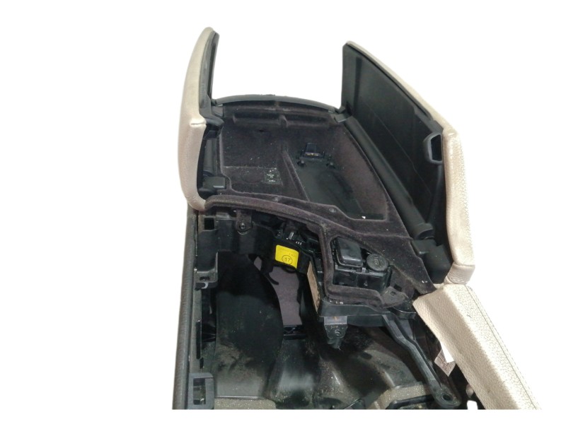 Recambio de apoyabrazos central para bmw serie 5 lim. (f10) 520d referencia OEM IAM 921689306 550228103006351 921689306