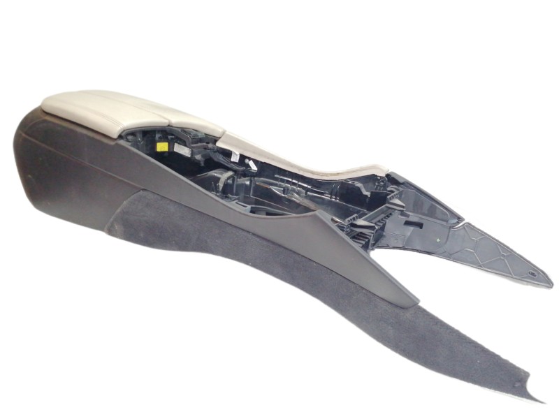 Recambio de apoyabrazos central para bmw serie 5 lim. (f10) 520d referencia OEM IAM 921689306 550228103006351 921689306