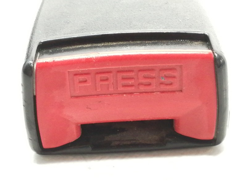 Recambio de enganche cinturon trasero central para peugeot 206 sw xs referencia OEM IAM   