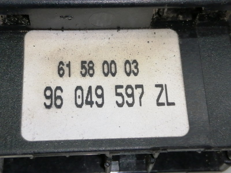 Recambio de mando limpia para peugeot 206 berlina xr referencia OEM IAM 96049597ZL  