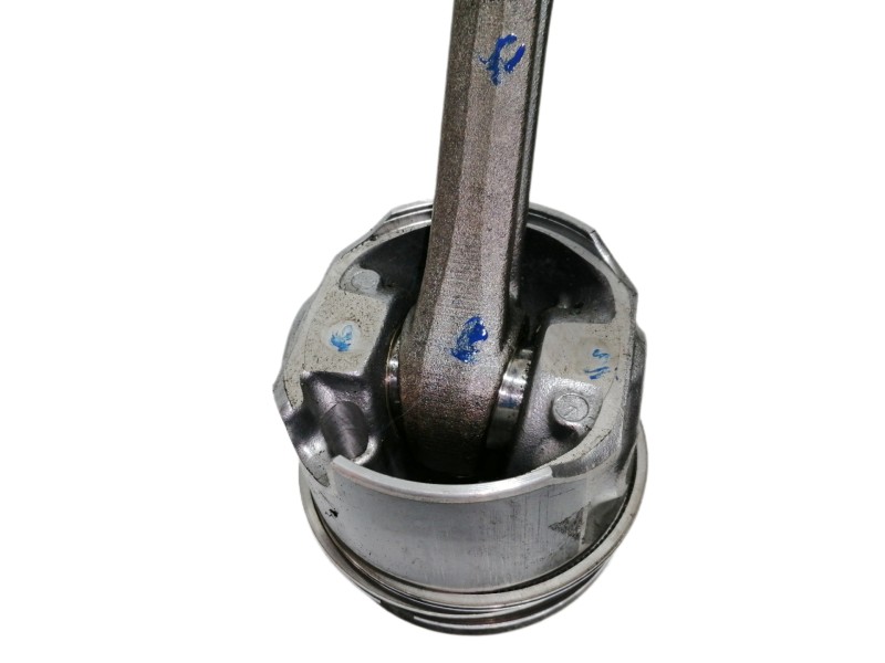 Recambio de piston para mitsubishi outlander (cw0) 2.0 di-d intense referencia OEM IAM 038J  CON BIELA