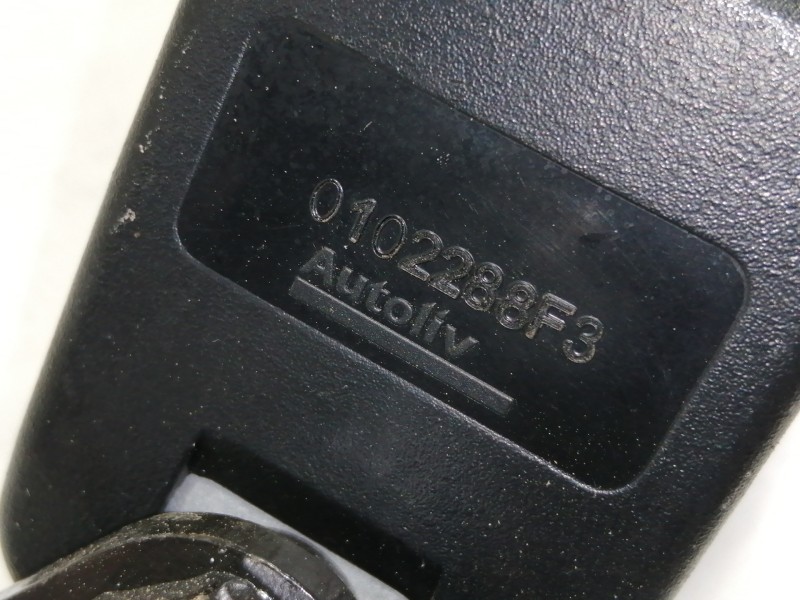 Recambio de enganche cinturon trasero central para peugeot rcz basis referencia OEM IAM 6175225A 3552209 0102288F3