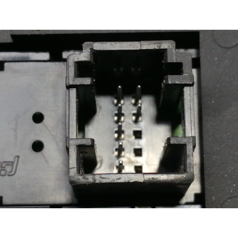 Recambio de pomo palanca cambio para bmw serie 1 lim. (f20) 116d referencia OEM IAM 105026818  