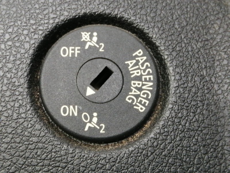 Recambio de interruptor para bmw serie 1 lim. (f20) 116d referencia OEM IAM 9196886  