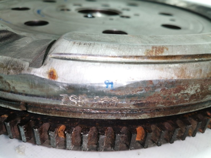 Recambio de volante motor para audi a3 (8p) 2.0 fsi ambiente referencia OEM IAM 06F105264C ZSB266 