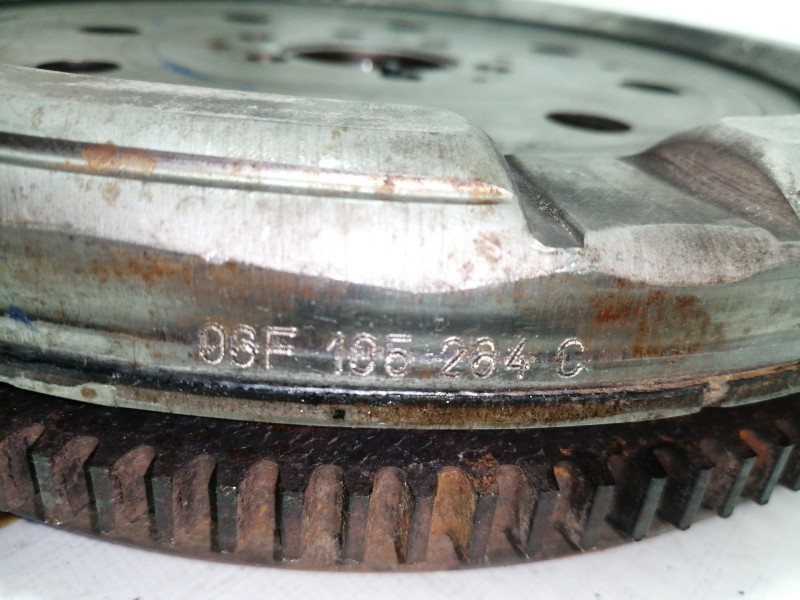 Recambio de volante motor para audi a3 (8p) 2.0 fsi ambiente referencia OEM IAM 06F105264C ZSB266 
