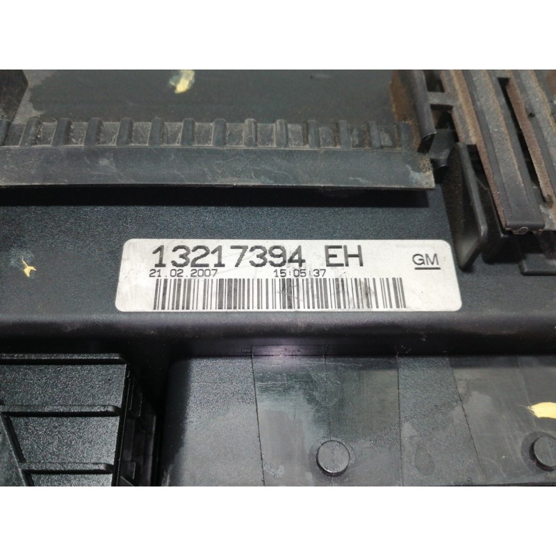 Recambio de caja reles / fusibles para opel corsa d cosmo referencia OEM IAM 13217394EH 13217394 