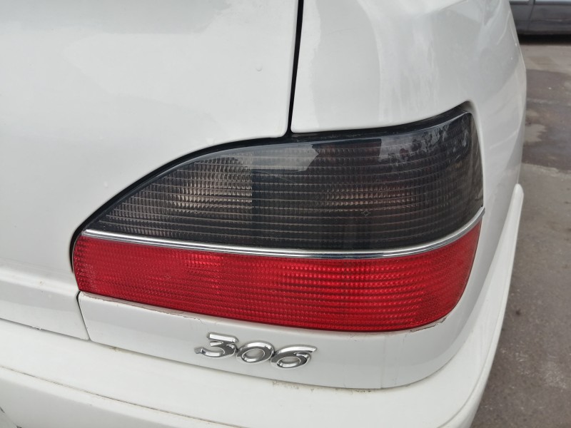 Recambio de piloto trasero derecho para peugeot 306 berlina 3/4/5 puertas (s2) boulebard referencia OEM IAM 2322D  