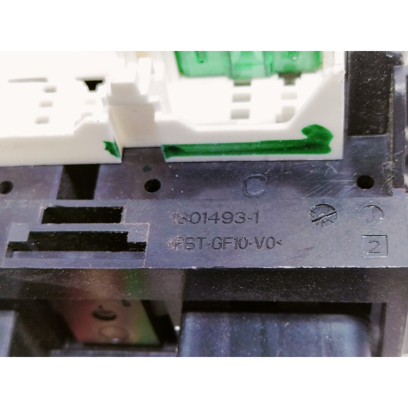Recambio de caja reles / fusibles para citroën c4 lim. business referencia OEM IAM 18014931  