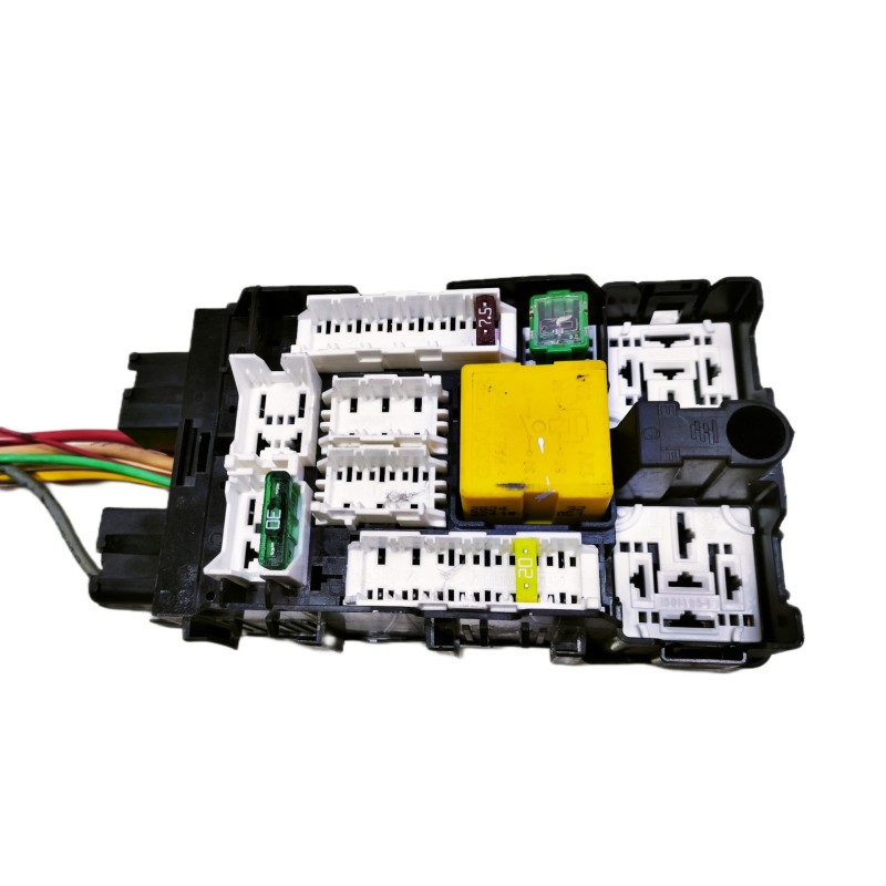 Recambio de caja reles / fusibles para citroën c4 lim. business referencia OEM IAM 18014931  