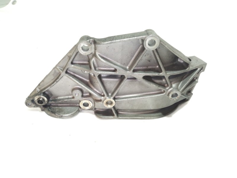Recambio de soporte alternador para peugeot 407 st sport referencia OEM IAM 9650034280  