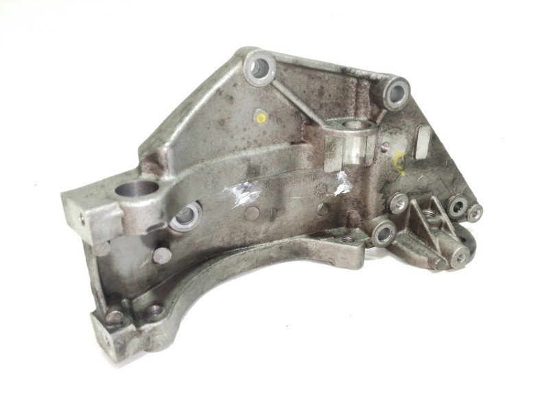 Recambio de soporte alternador para peugeot 407 st sport referencia OEM IAM 9650034280  