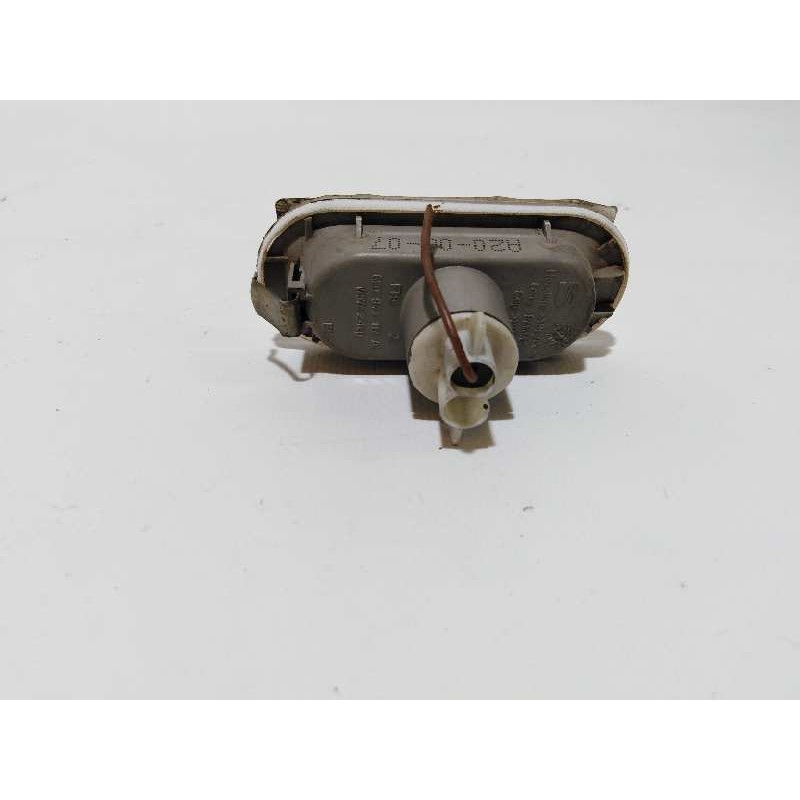 Recambio de piloto lateral izquierdo para seat leon (1p1) referencia OEM IAM 6L0949117A  
