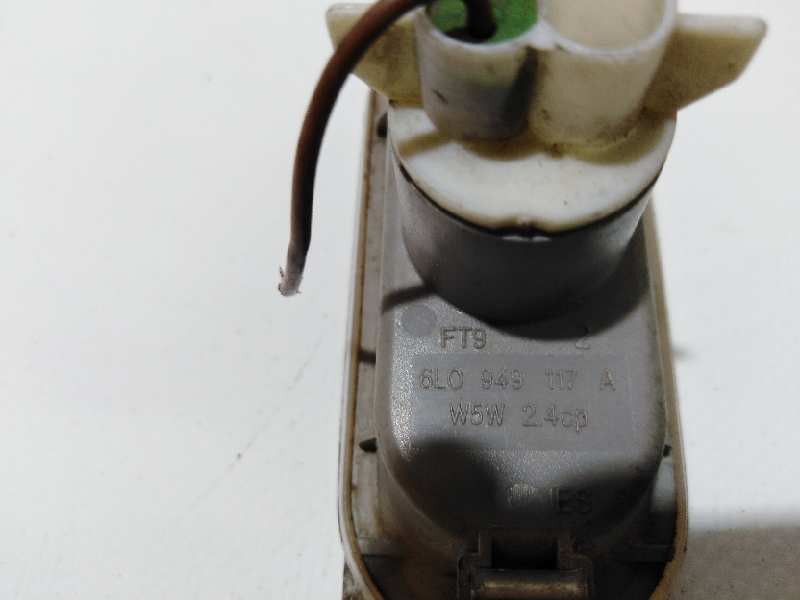 Recambio de piloto lateral izquierdo para seat leon (1p1) referencia OEM IAM 6L0949117A  