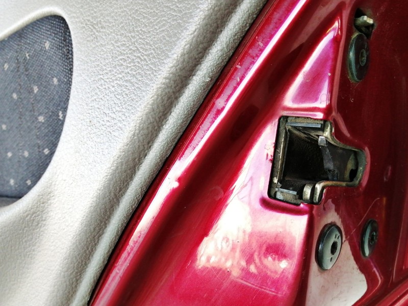 Recambio de puerta trasera derecha para renault clio ii fase ii (b/cb0) authentique referencia OEM IAM COMPLETA  