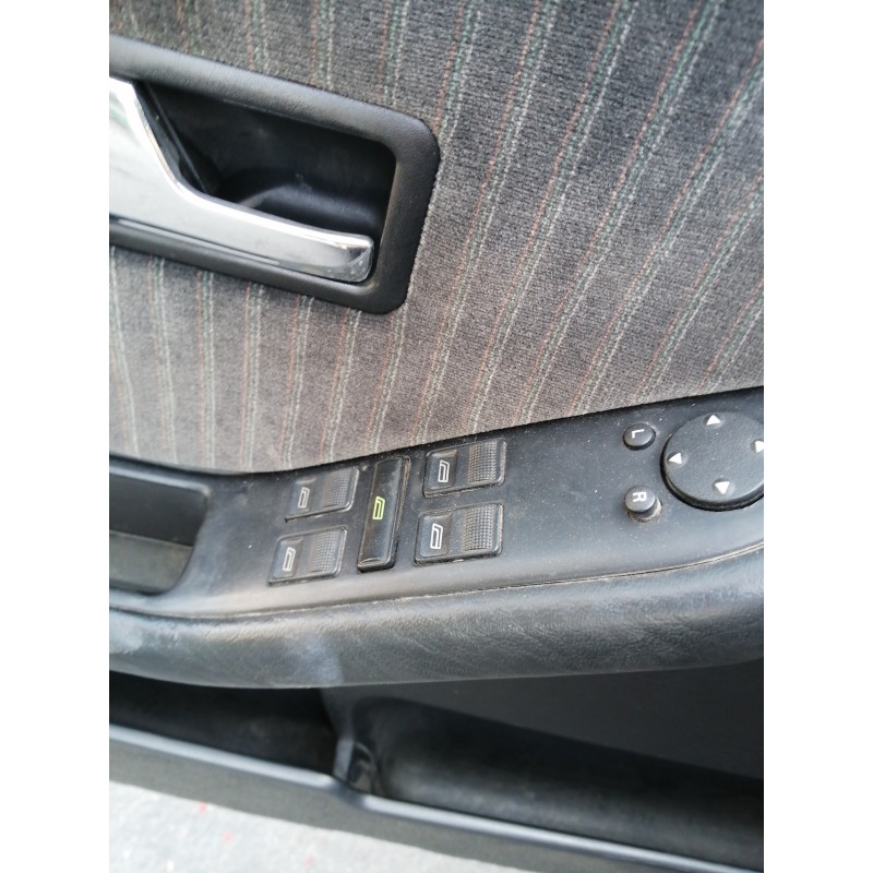 Recambio de mando elevalunas delantero izquierdo para audi 80/90 (811/813/853) 80 gte referencia OEM IAM   