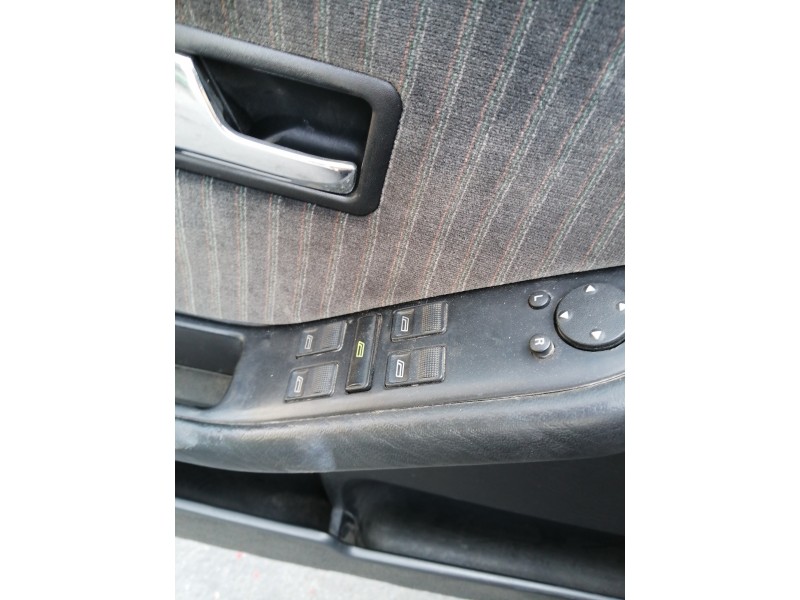 Recambio de mando elevalunas delantero izquierdo para audi 80/90 (811/813/853) 80 gte referencia OEM IAM   