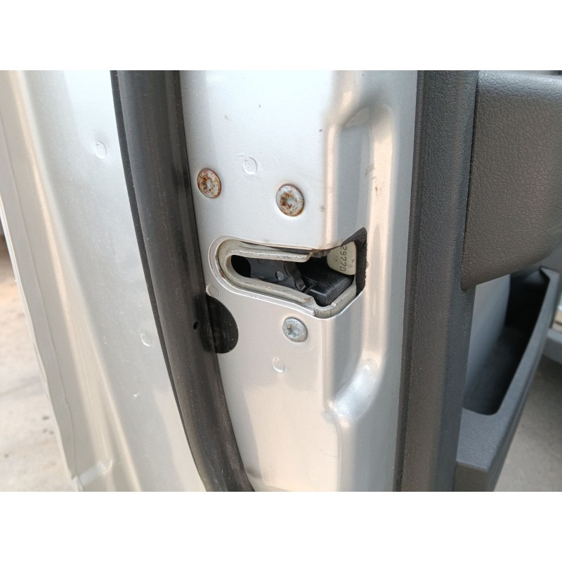 Recambio de cerradura puerta delantera izquierda para dodge nitro 2.8 crd 4wd referencia OEM IAM 04589467AH  
