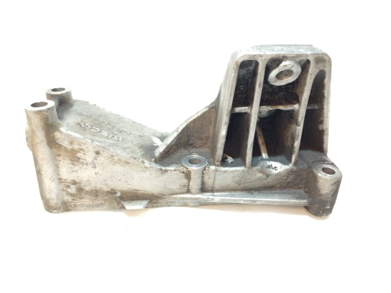 Recambio de soporte motor derecho para iveco daily caja cerrada (2006 =>) caja cerrada 35c... batalla 3000l referencia OEM IAM 5