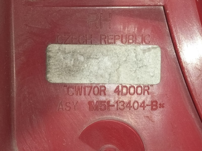 Recambio de piloto trasero derecho para ford focus berlina (cak) ghia referencia OEM IAM 1M5113404B  