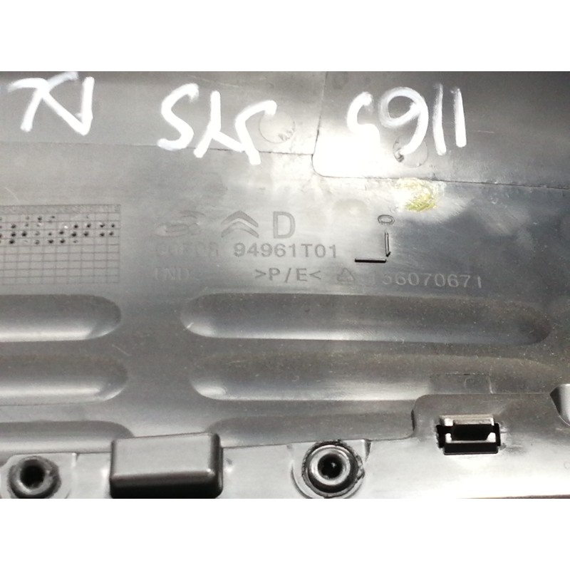 Recambio de guarnecido puerta delantera derecha para citroën c4 cactus feel edition referencia OEM IAM 94961T01  