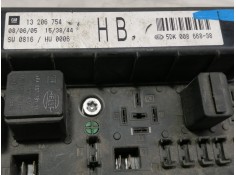 Recambio de caja reles / fusibles para opel astra gtc sport referencia OEM IAM 13206754 5DK00866933  2