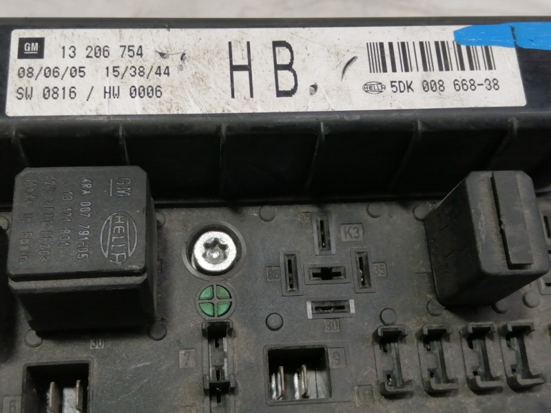 Recambio de caja reles / fusibles para opel astra gtc sport referencia OEM IAM 13206754 5DK00866933 