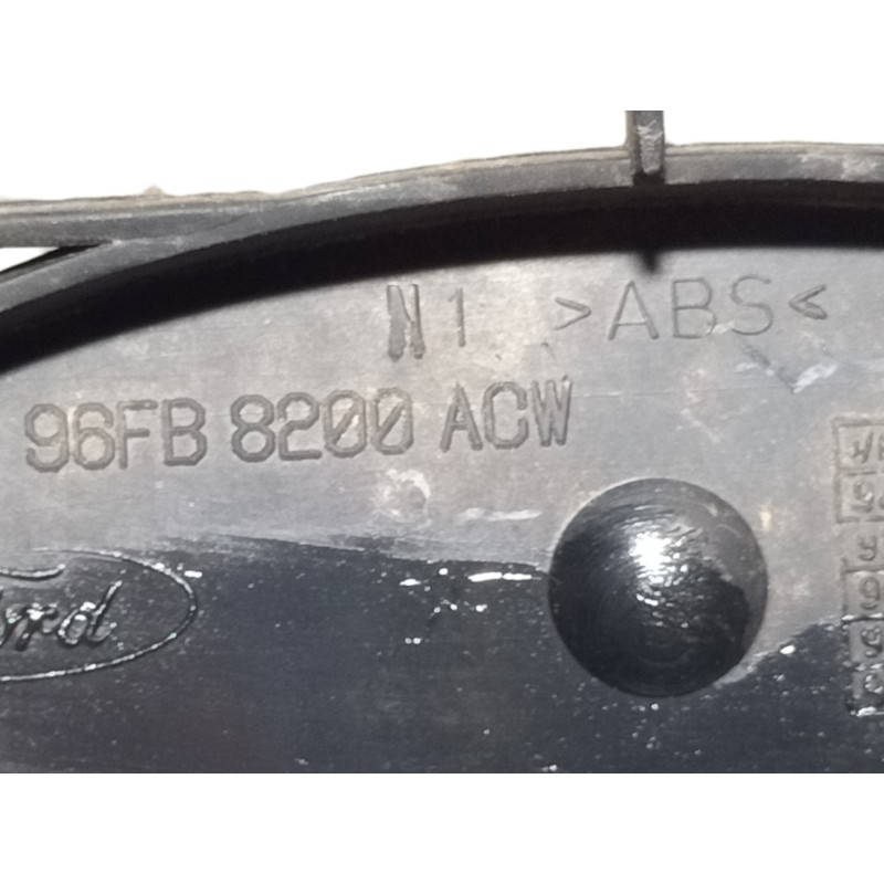 Recambio de rejilla delantera para ford fiesta berlina ghia referencia OEM IAM 96FB8200AC 96FB8200AC 