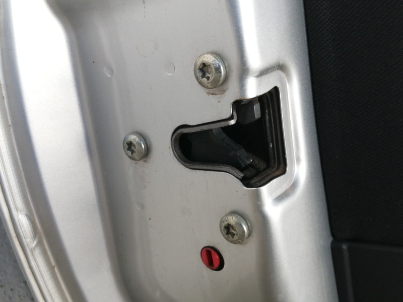 Recambio de puerta trasera izquierda para opel meriva cosmo referencia OEM IAM COMPLETA  