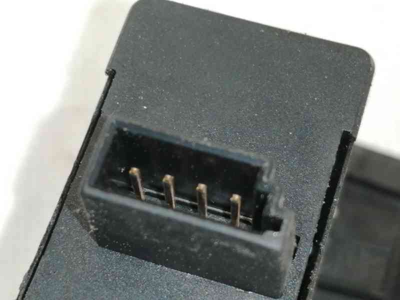 Recambio de mando elevalunas trasero izquierdo para bmw x5 (e53) 3.0d referencia OEM IAM 8385955  