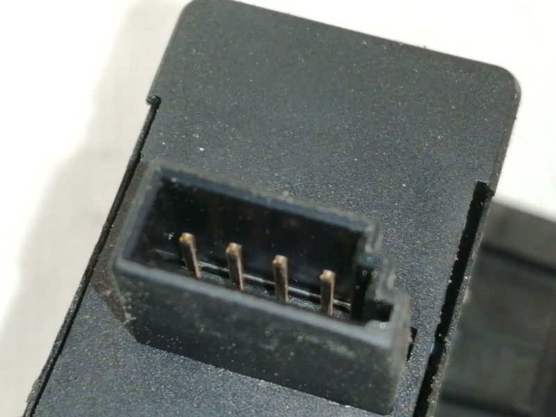 Recambio de mando elevalunas trasero izquierdo para bmw x5 (e53) 3.0d referencia OEM IAM 8385955  