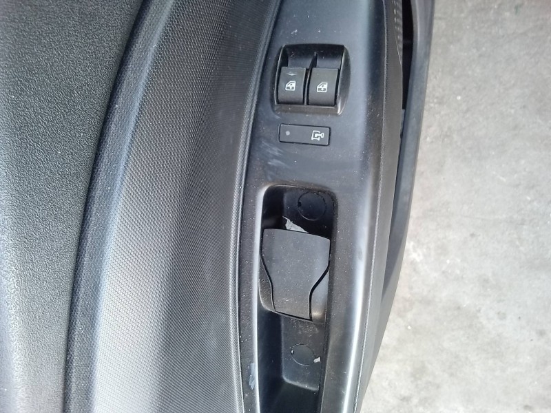 Recambio de mando elevalunas delantero izquierdo para opel combo d expression l1h1 referencia OEM IAM 95510912 1239138 