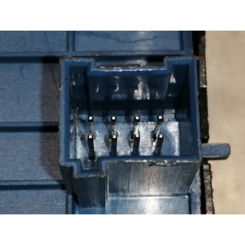 Recambio de mando elevalunas delantero izquierdo para opel combo d expression l1h1 referencia OEM IAM 95510912 1239138 