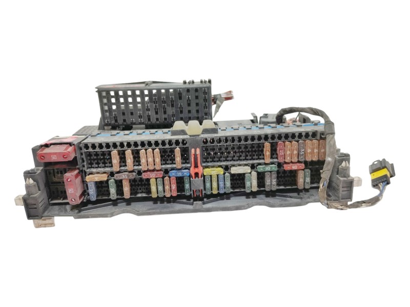 Recambio de caja reles / fusibles para bmw serie 3 berlina (e46) 320d referencia OEM IAM 18500000000  