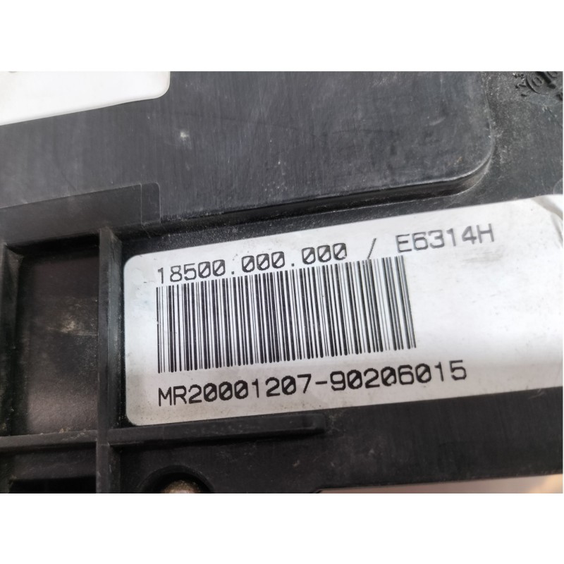 Recambio de caja reles / fusibles para bmw serie 3 berlina (e46) 320d referencia OEM IAM 18500000000  