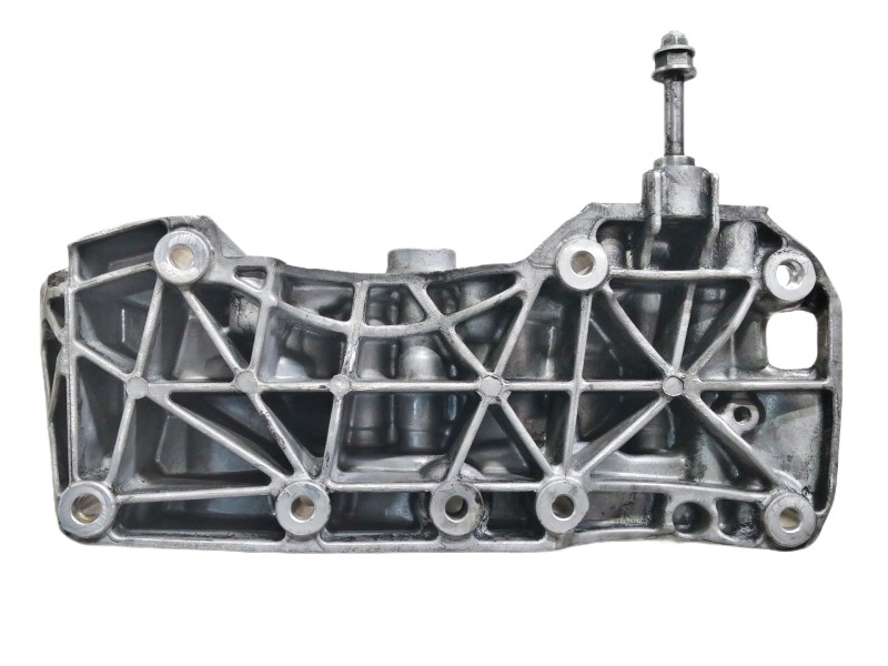 Recambio de soporte alternador para bmw serie 5 lim. (f10) 520d referencia OEM IAM 1116850686305  