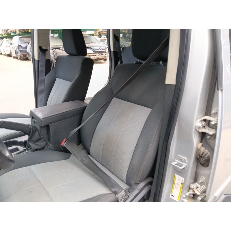 Recambio de cinturon seguridad delantero izquierdo para dodge nitro 2.8 crd 4wd referencia OEM IAM 5KJ67XDVAG  