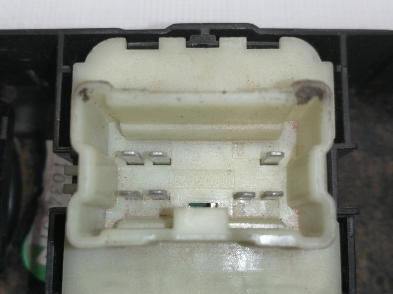 Recambio de mando elevalunas delantero izquierdo para renault clio iv business referencia OEM IAM 254118722R 10023903A 