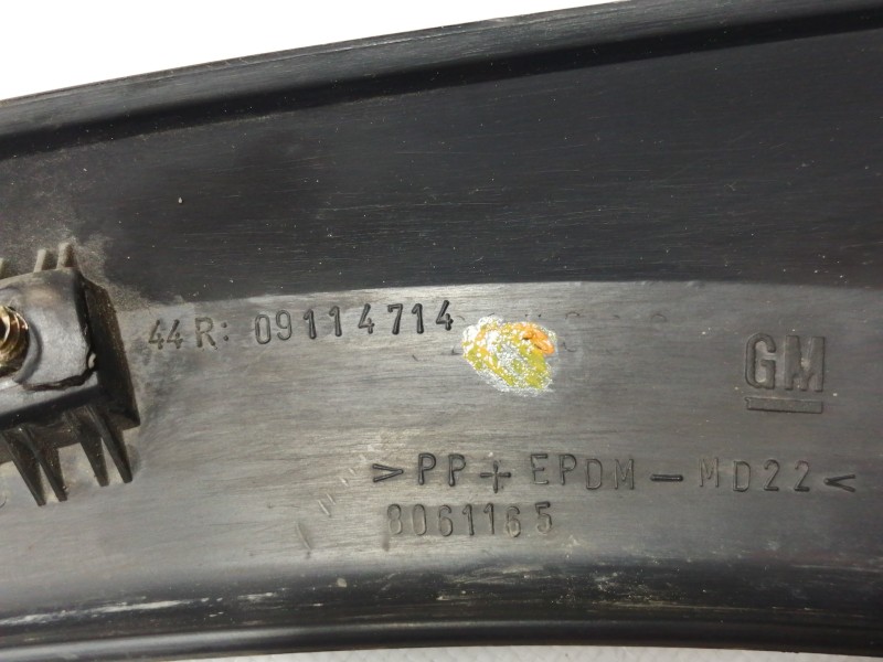 Recambio de aletin trasero derecho para opel corsa c club referencia OEM IAM 09114714  