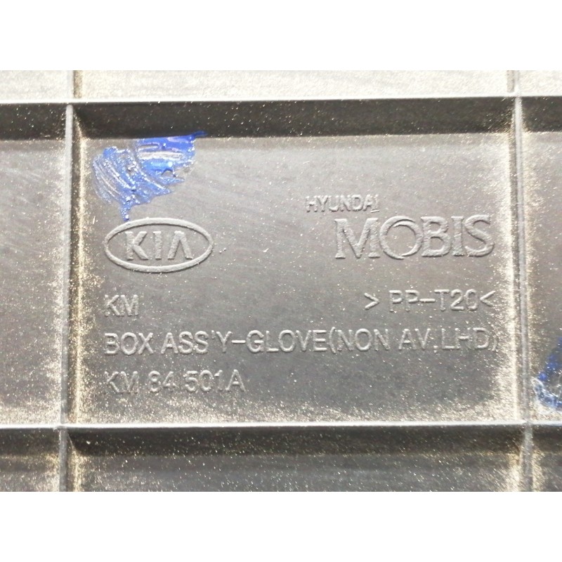 Recambio de guantera para kia sportage ex referencia OEM IAM KM84501A  