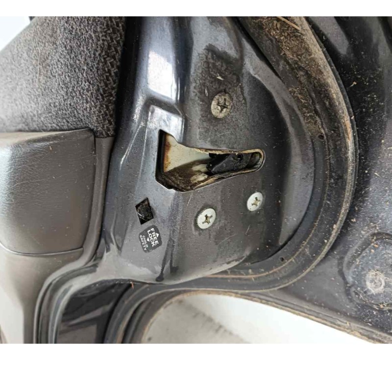 Recambio de puerta trasera derecha para nissan terrano (wd21) 2.7 td referencia OEM IAM   