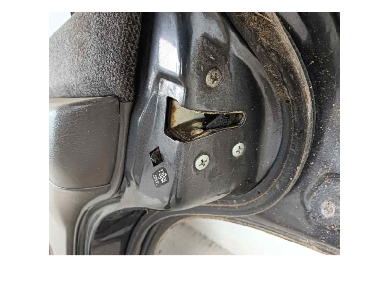 Recambio de puerta trasera derecha para nissan terrano (wd21) 2.7 td referencia OEM IAM   