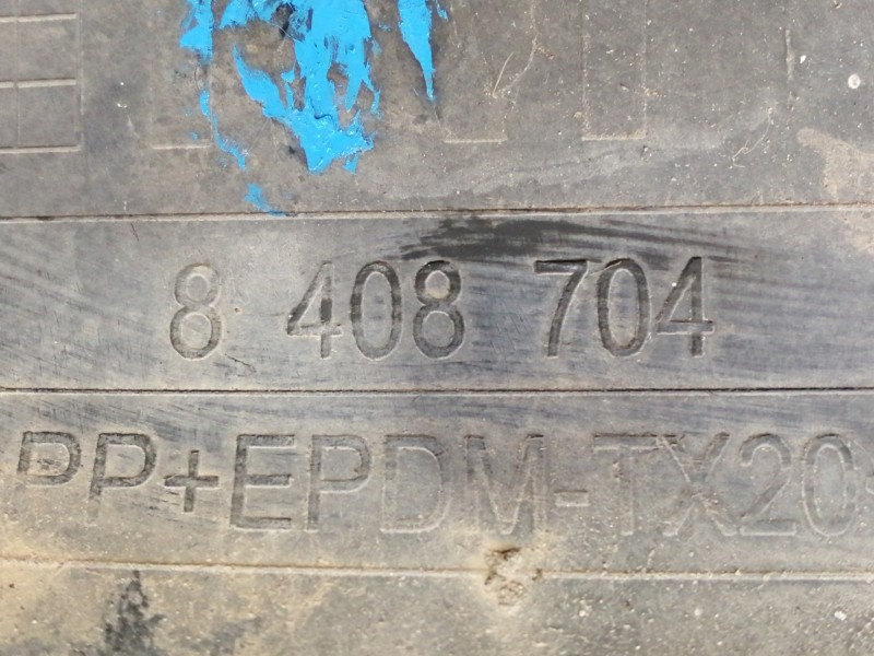 Recambio de aletin delantero derecho para bmw x5 (e53) 3.0d referencia OEM IAM 8408704  