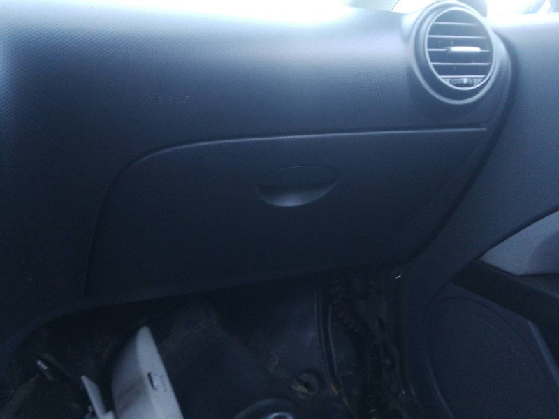 Recambio de guantera para seat leon (1p1) emocion referencia OEM IAM 1P1857103  