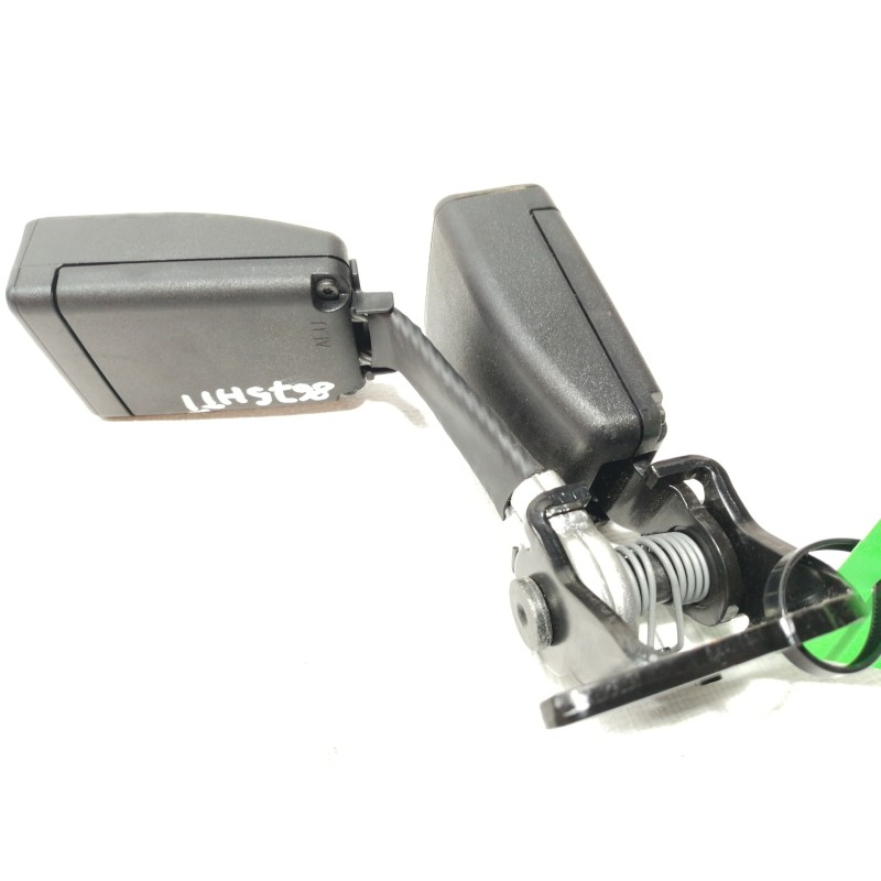 Recambio de enganche cinturon trasero central para peugeot 2008 (--.2013) allure referencia OEM IAM 6227006A  