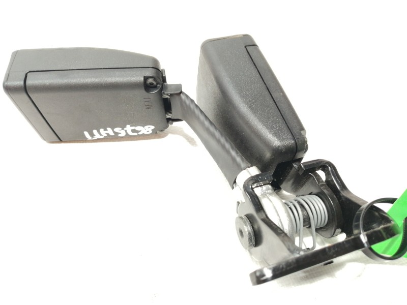 Recambio de enganche cinturon trasero central para peugeot 2008 (--.2013) allure referencia OEM IAM 6227006A  