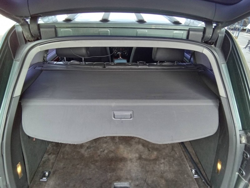 Recambio de bandeja trasera para volkswagen touareg (7la) tdi v10 referencia OEM IAM 7L6867773  